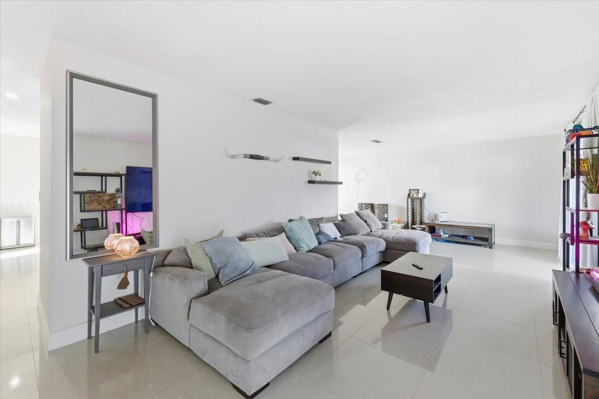 SUNRISE GOLF VILLAGE SEC - Residential