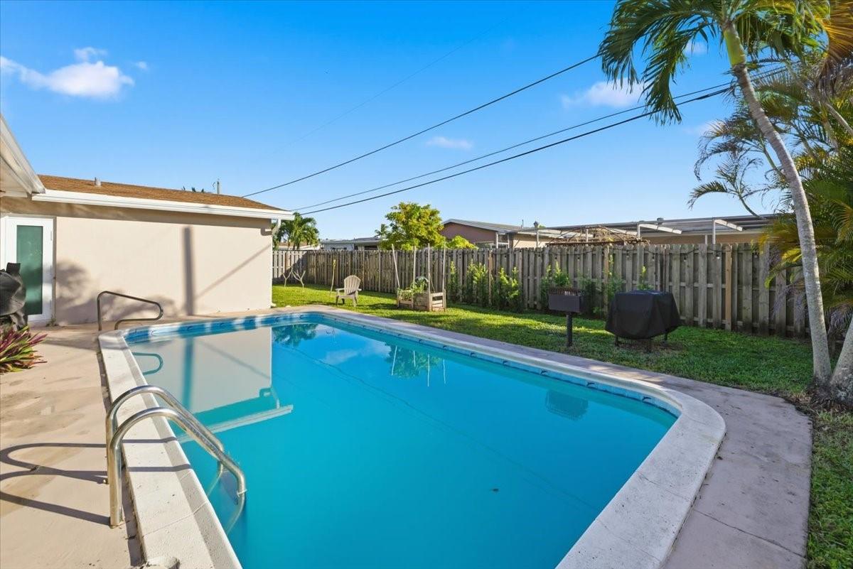 SUNRISE GOLF VILLAGE SEC - Residential