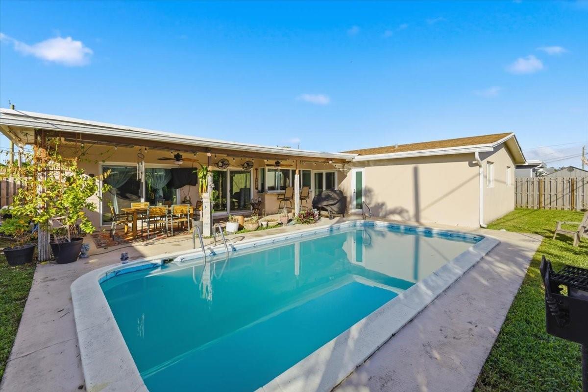 SUNRISE GOLF VILLAGE SEC - Residential