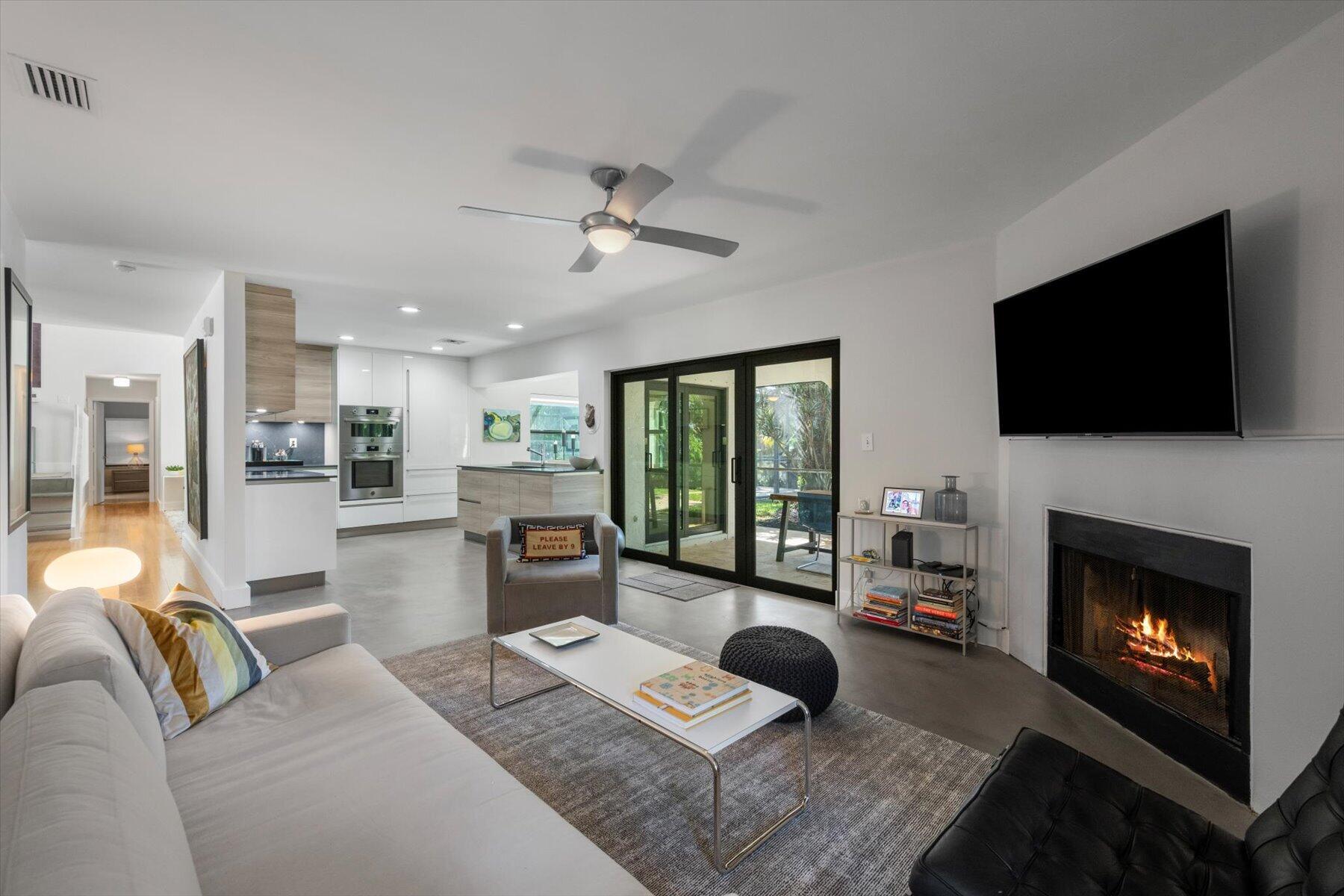 GREENVIEW SHORES 2 OF WELLINGTON - Residential