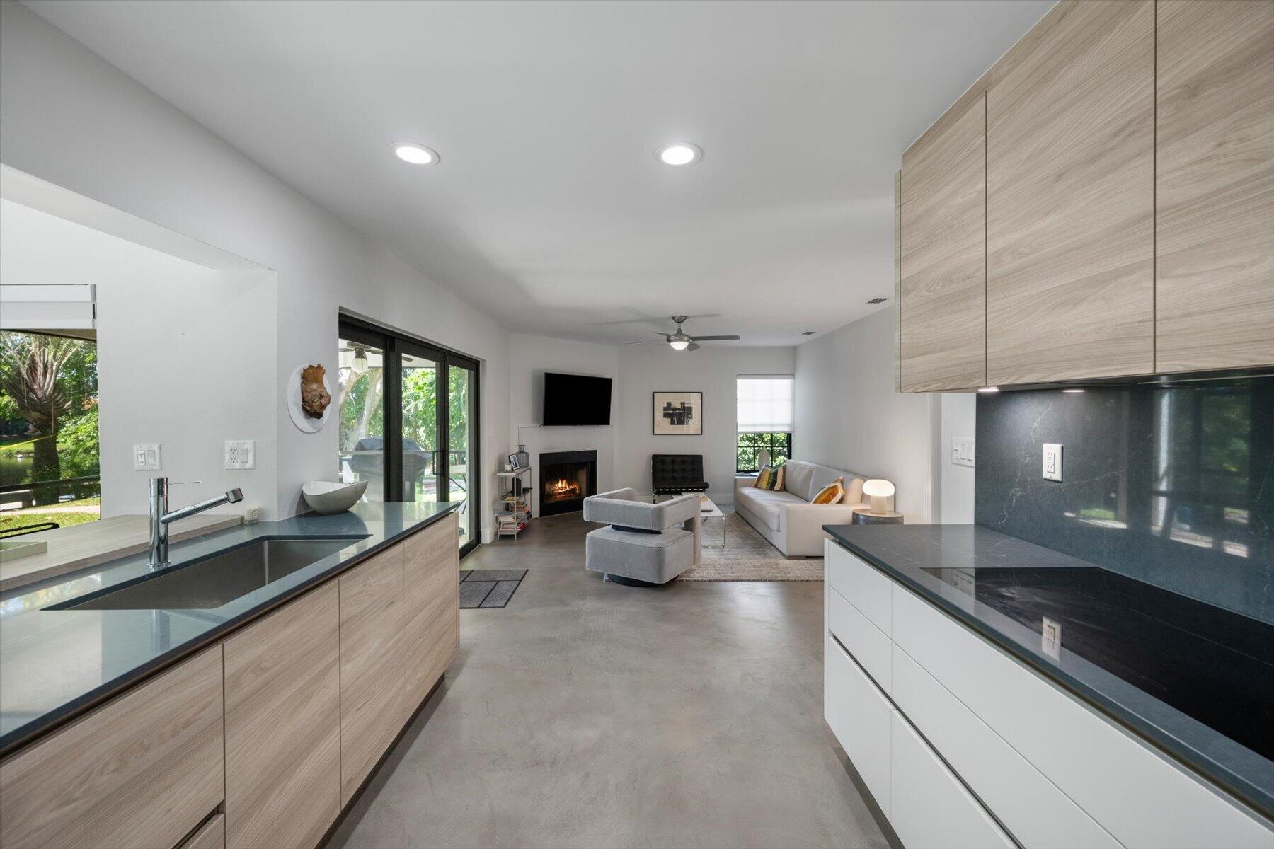 GREENVIEW SHORES 2 OF WELLINGTON - Residential