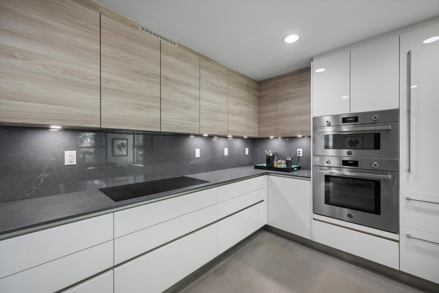 GREENVIEW SHORES 2 OF WELLINGTON - Residential