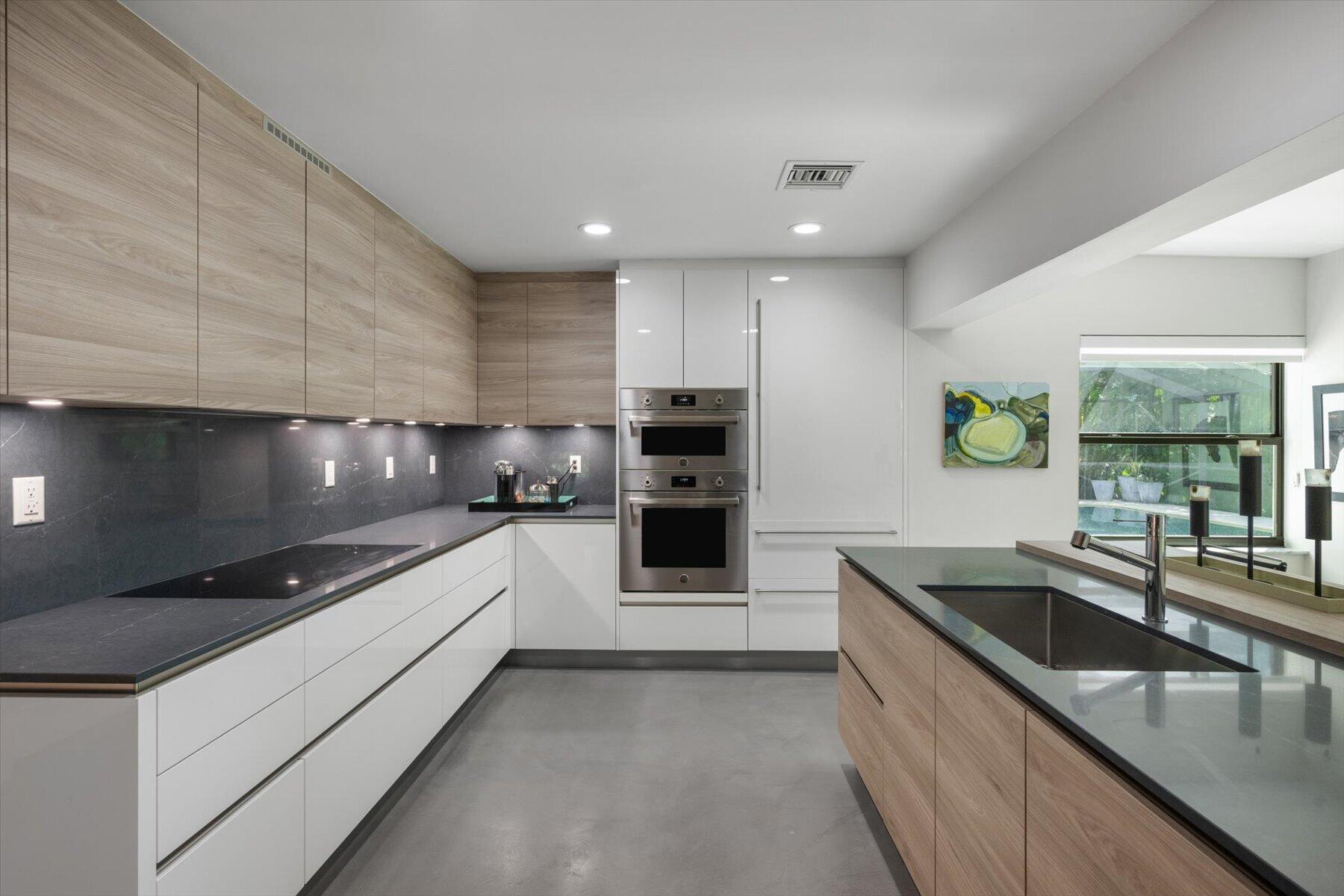 GREENVIEW SHORES 2 OF WELLINGTON - Residential