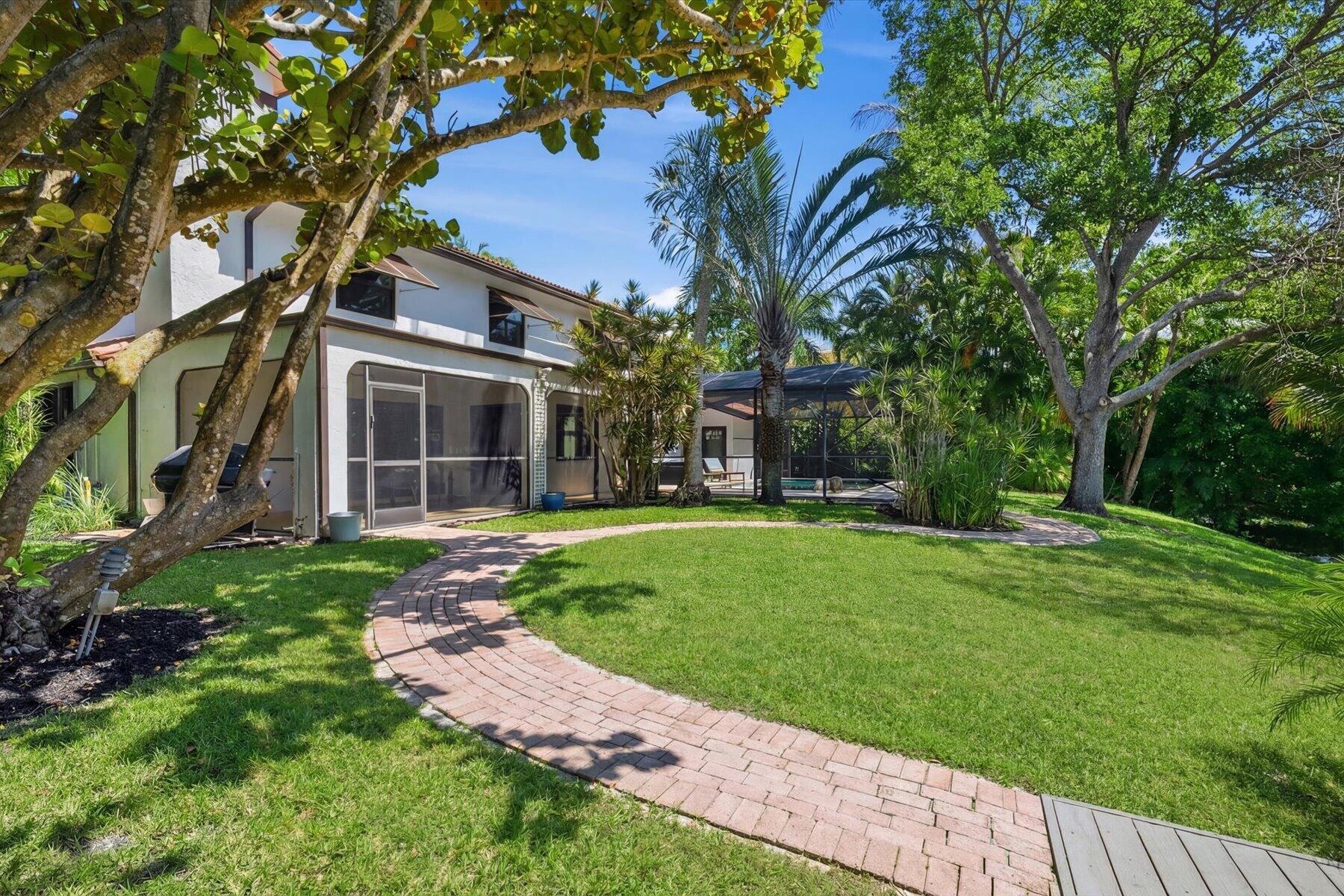 GREENVIEW SHORES 2 OF WELLINGTON - Residential