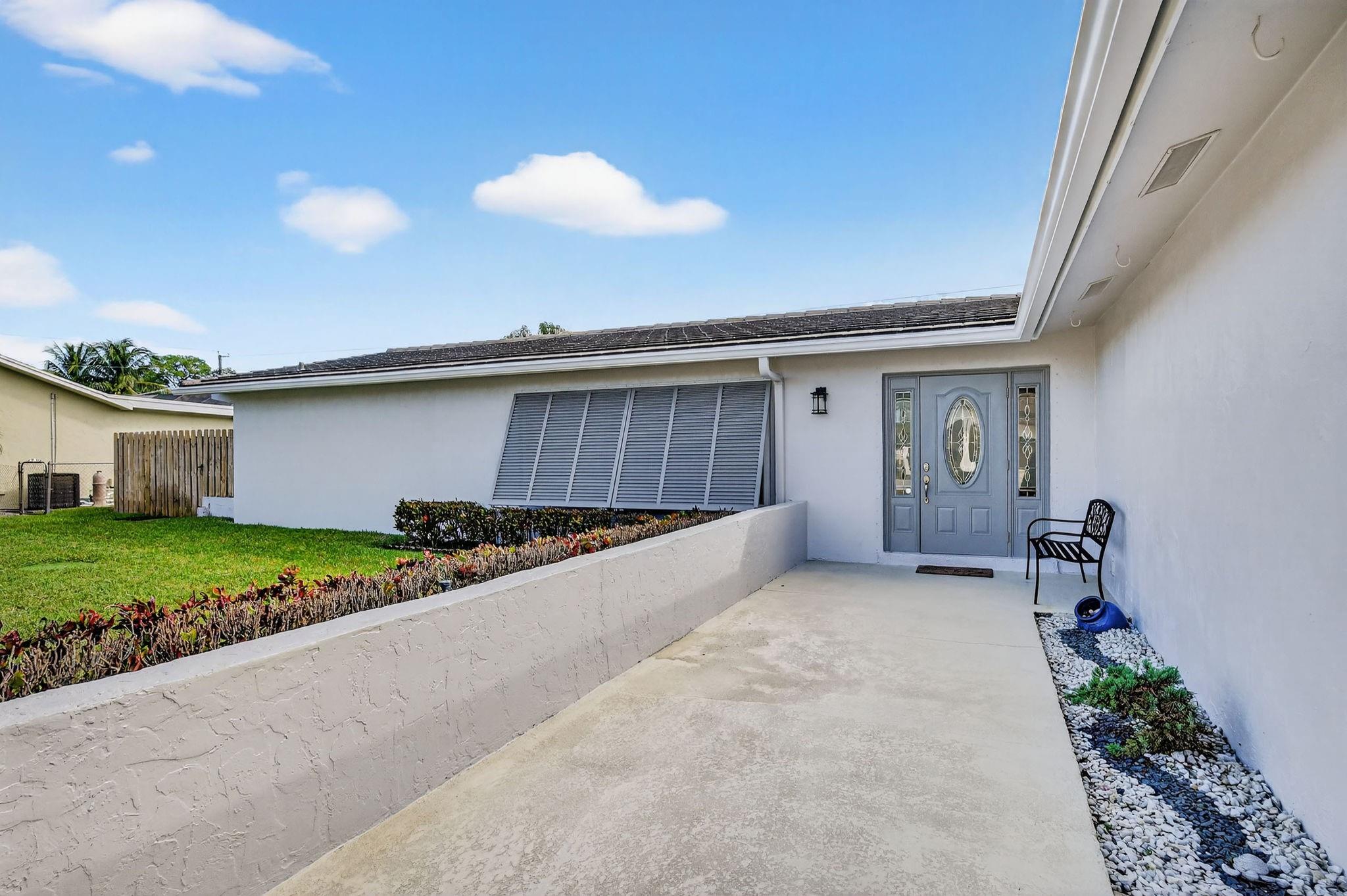 PALM BEACH NATL GOLF AND - Residential