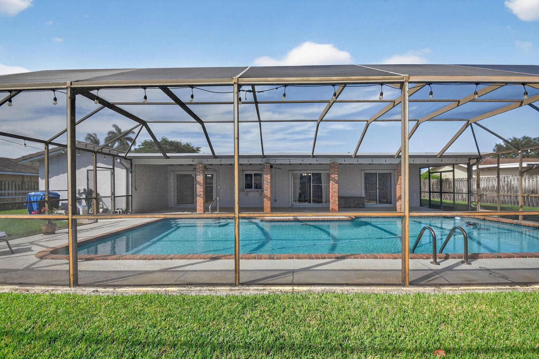 PALM BEACH NATL GOLF AND - Residential