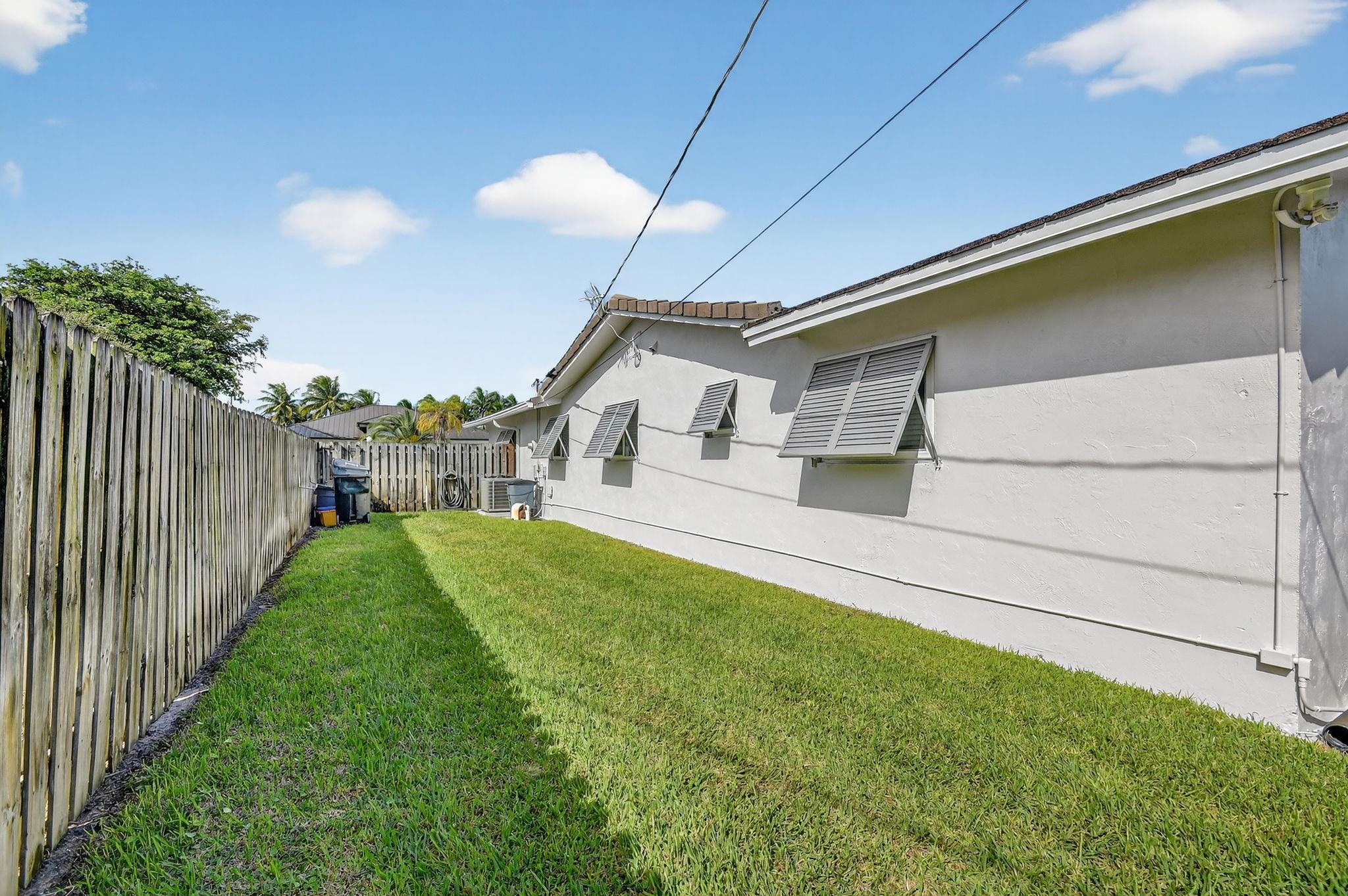 PALM BEACH NATL GOLF AND - Residential