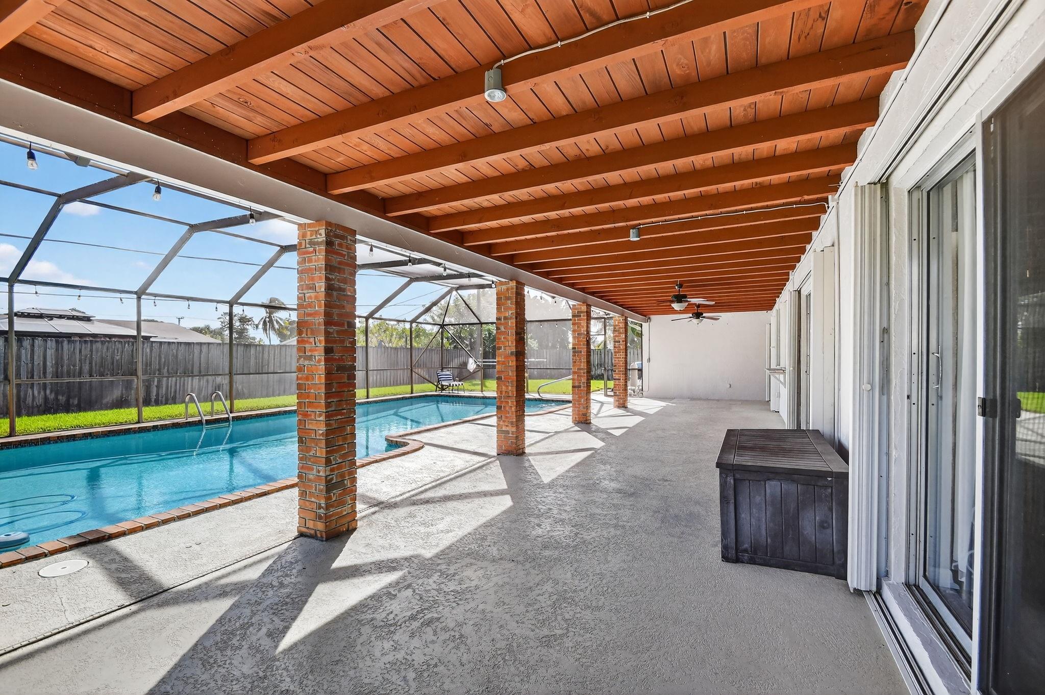 PALM BEACH NATL GOLF AND - Residential