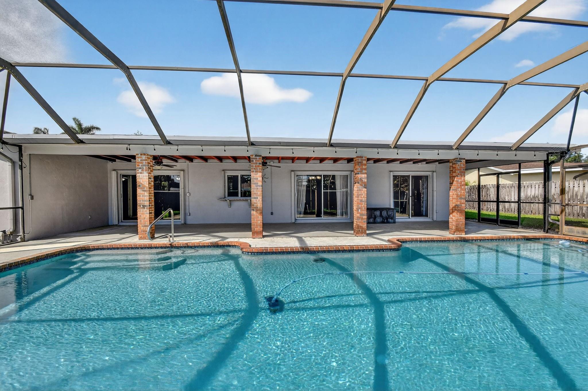 PALM BEACH NATL GOLF AND - Residential