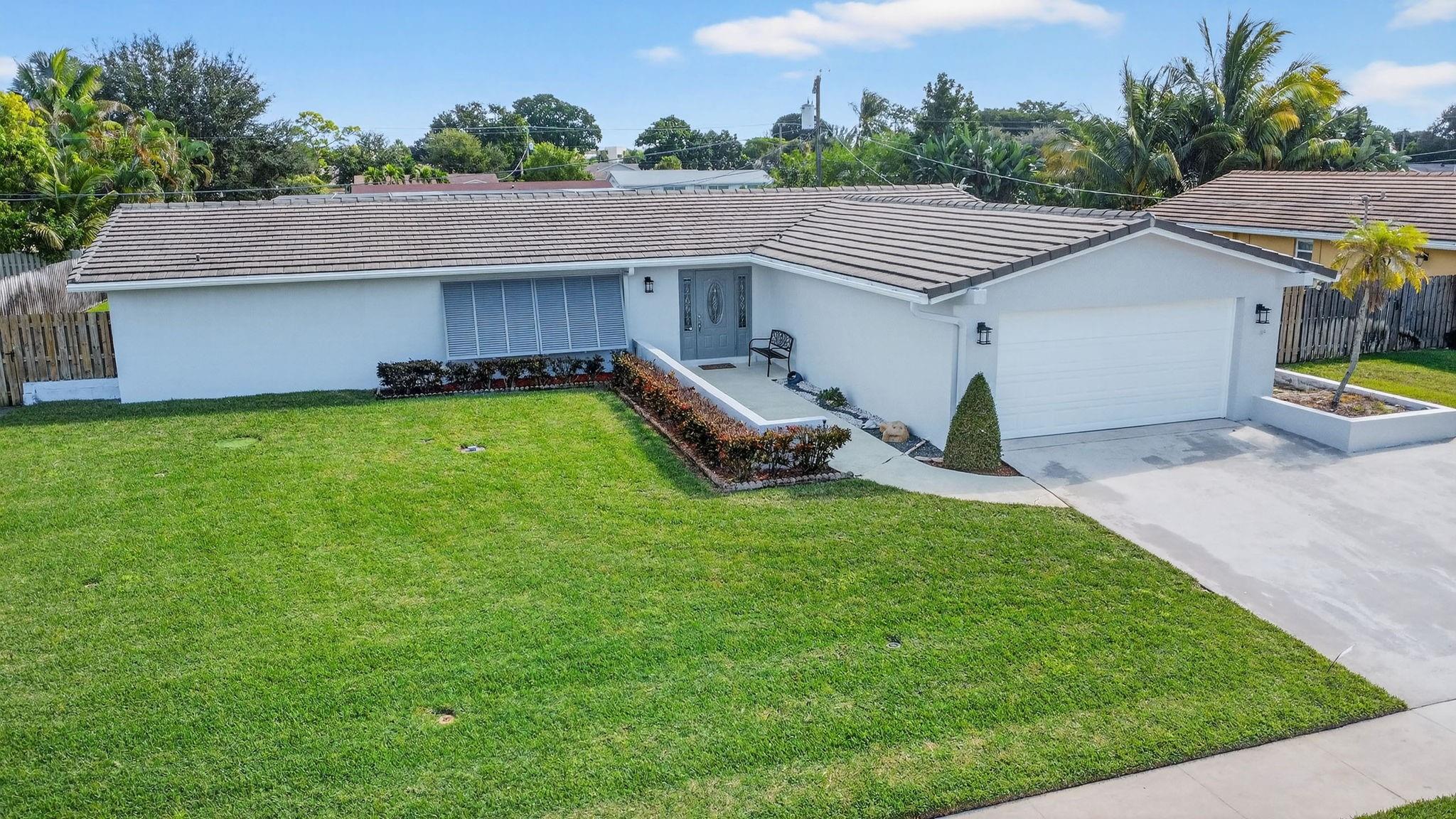 PALM BEACH NATL GOLF AND - Residential