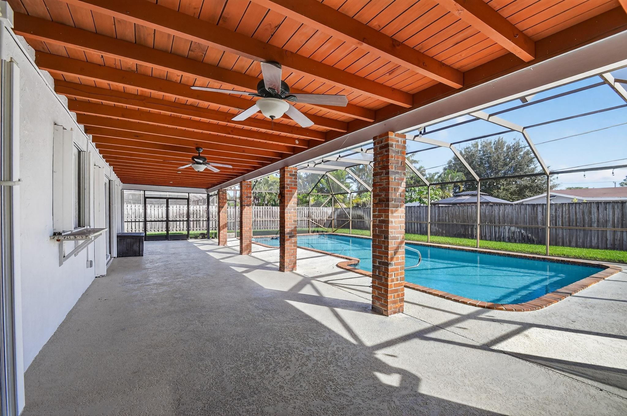 PALM BEACH NATL GOLF AND - Residential