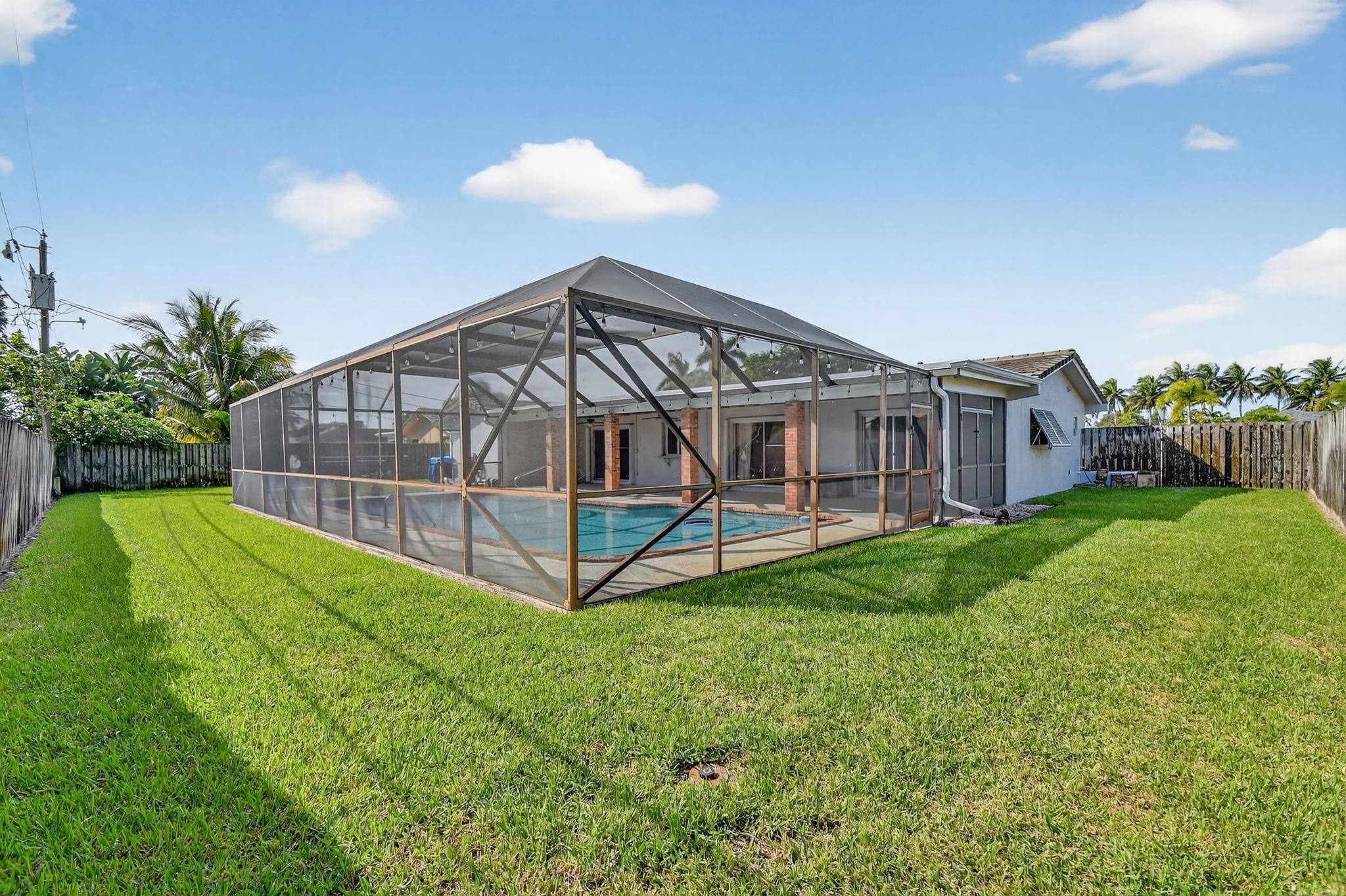 PALM BEACH NATL GOLF AND - Residential