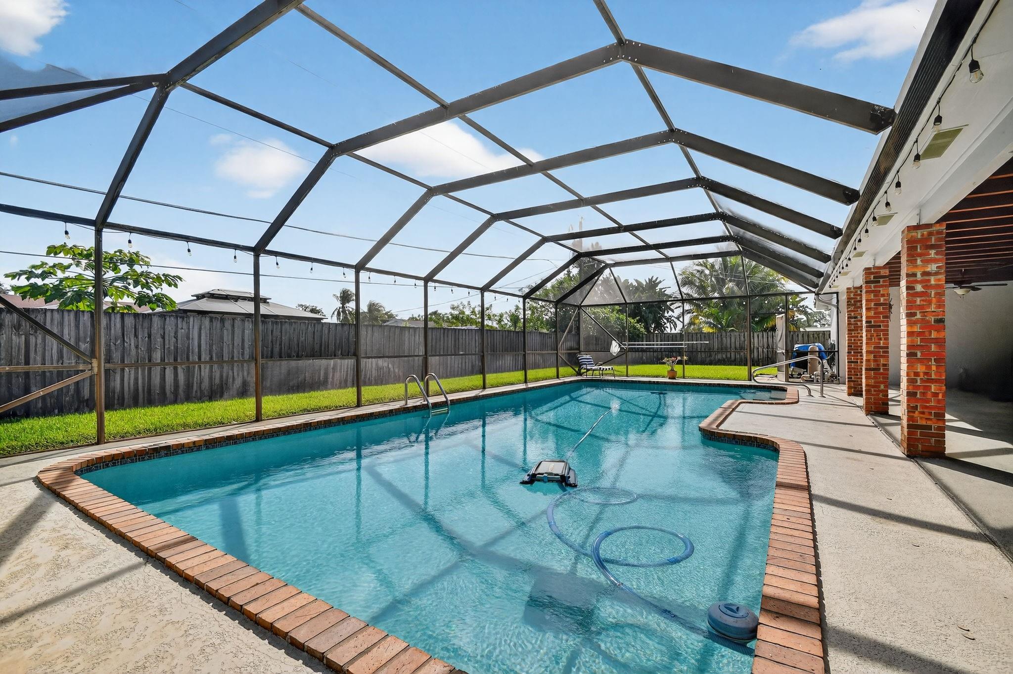 PALM BEACH NATL GOLF AND - Residential