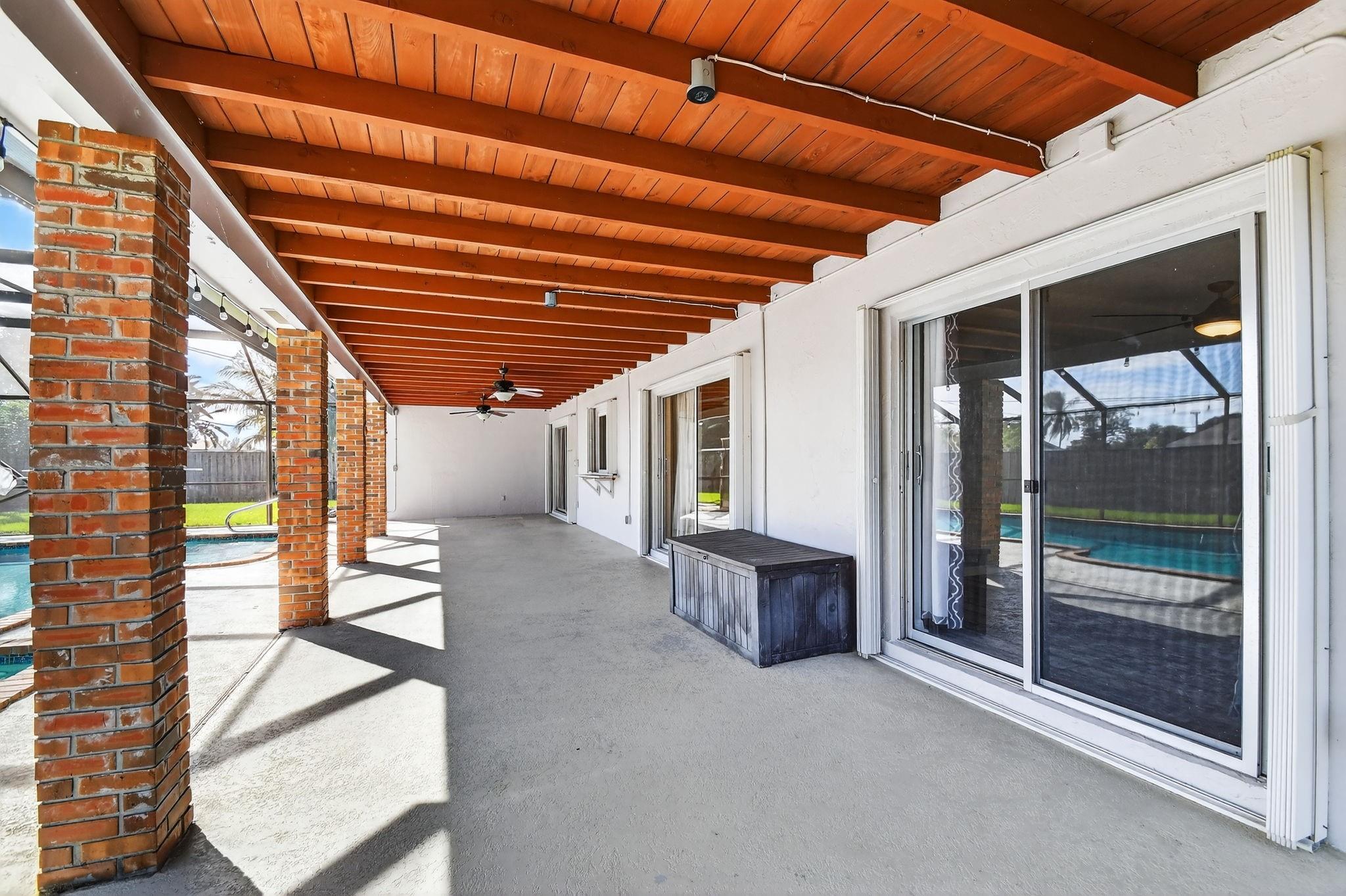 PALM BEACH NATL GOLF AND - Residential