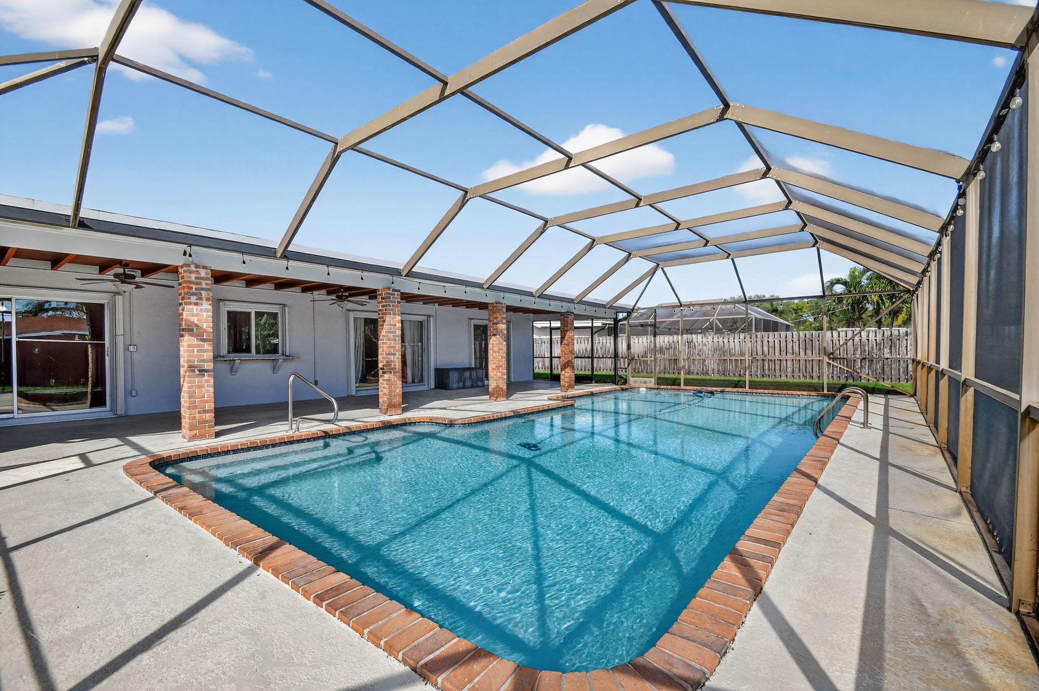 PALM BEACH NATL GOLF AND - Residential