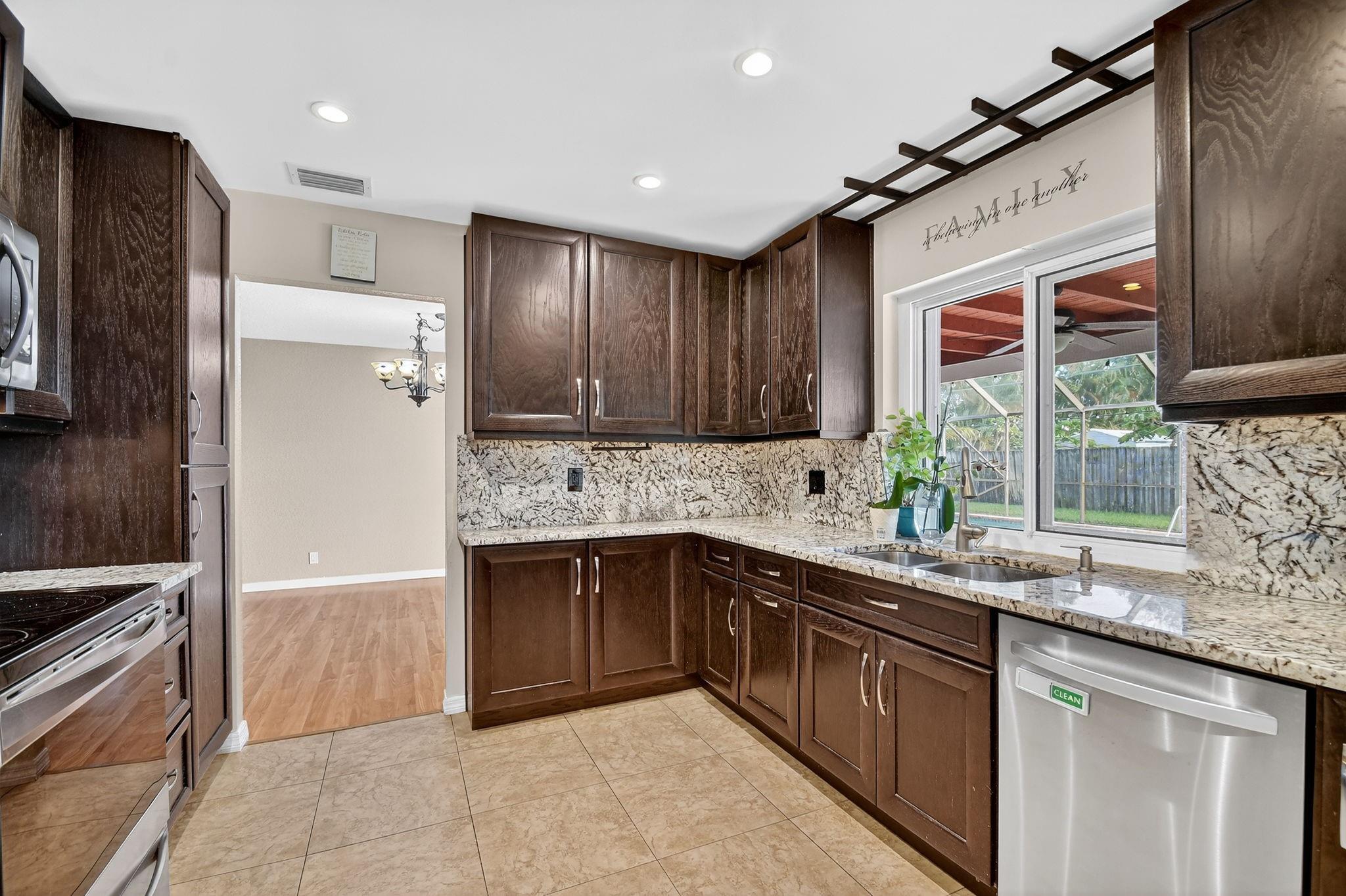 PALM BEACH NATL GOLF AND - Residential