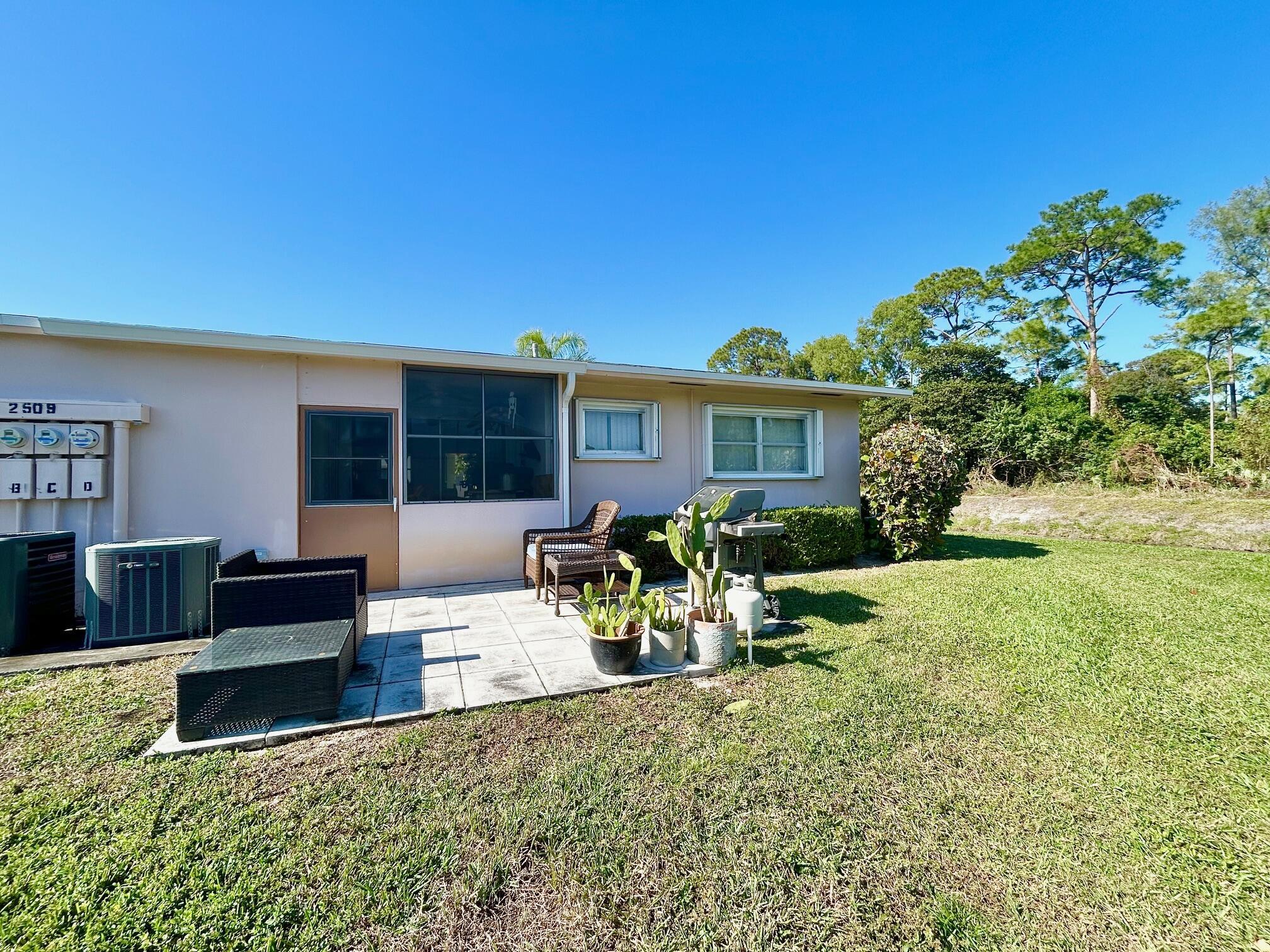 CRESTHAVEN VILLAS CONDO 2 - Residential