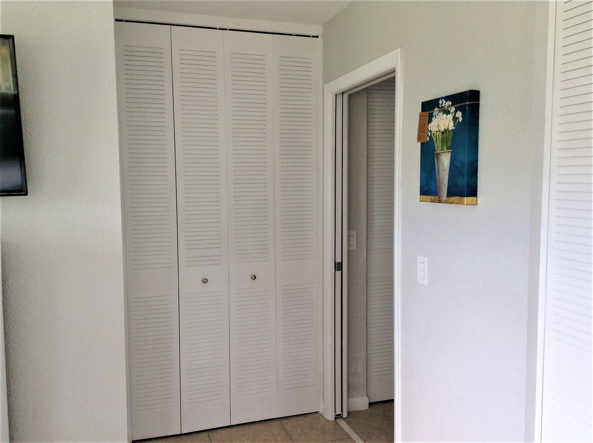 CRESTHAVEN VILLAS CONDO 2 - Residential