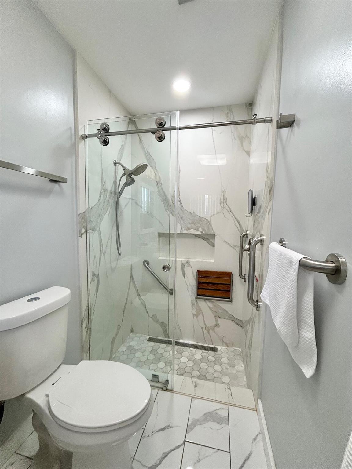 CRESTHAVEN VILLAS CONDO 2 - Residential