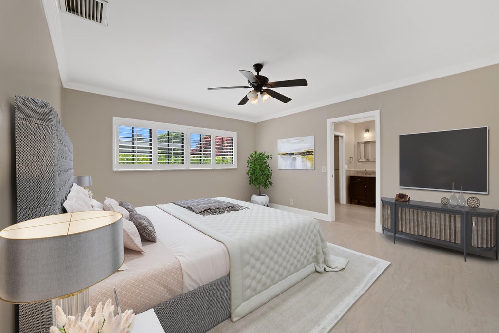 Photo of 5720 SW 7th Street, Plantation, FL 33317 (MLS # B26050744)