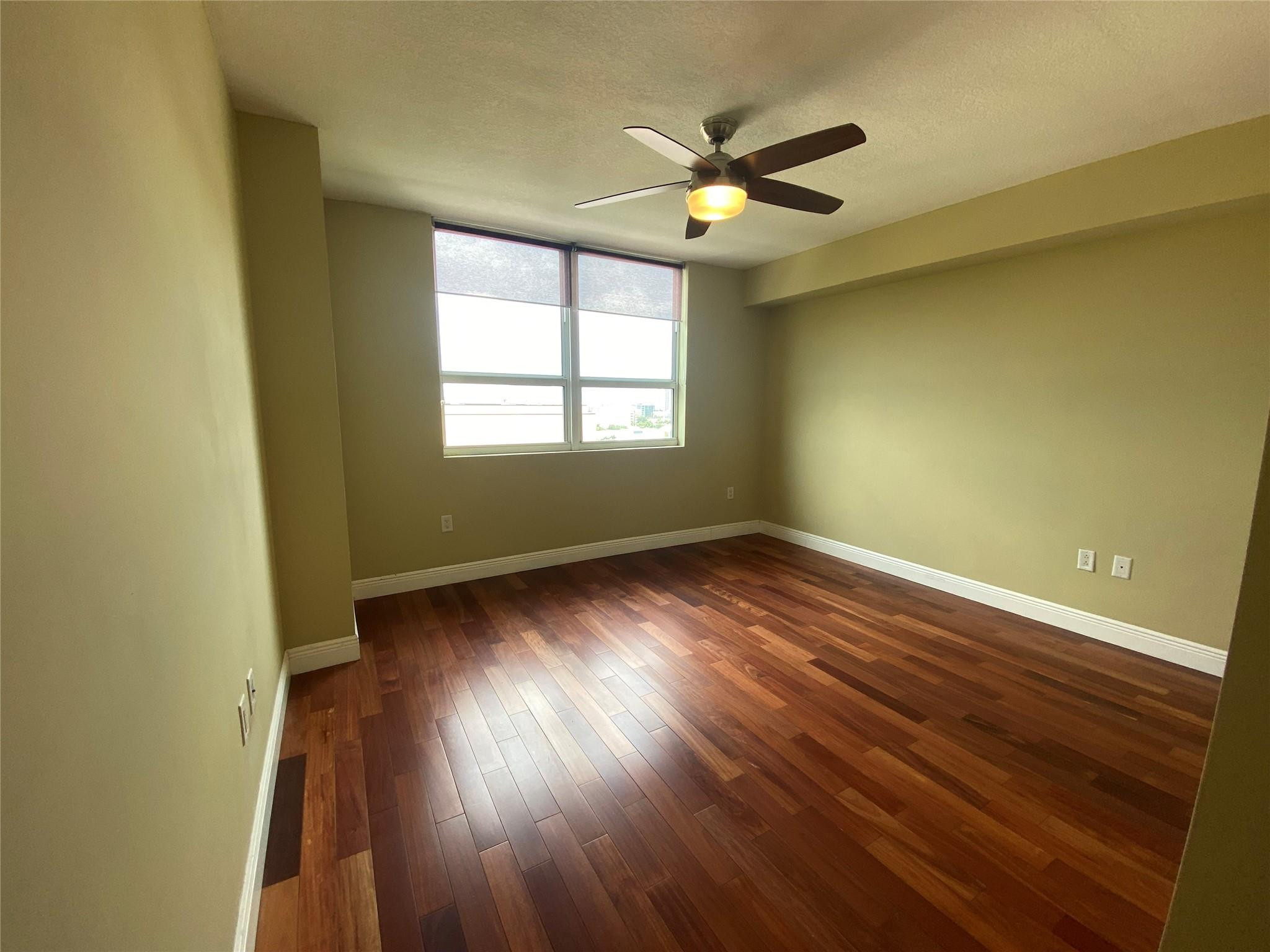 Symphony condo North - Residential