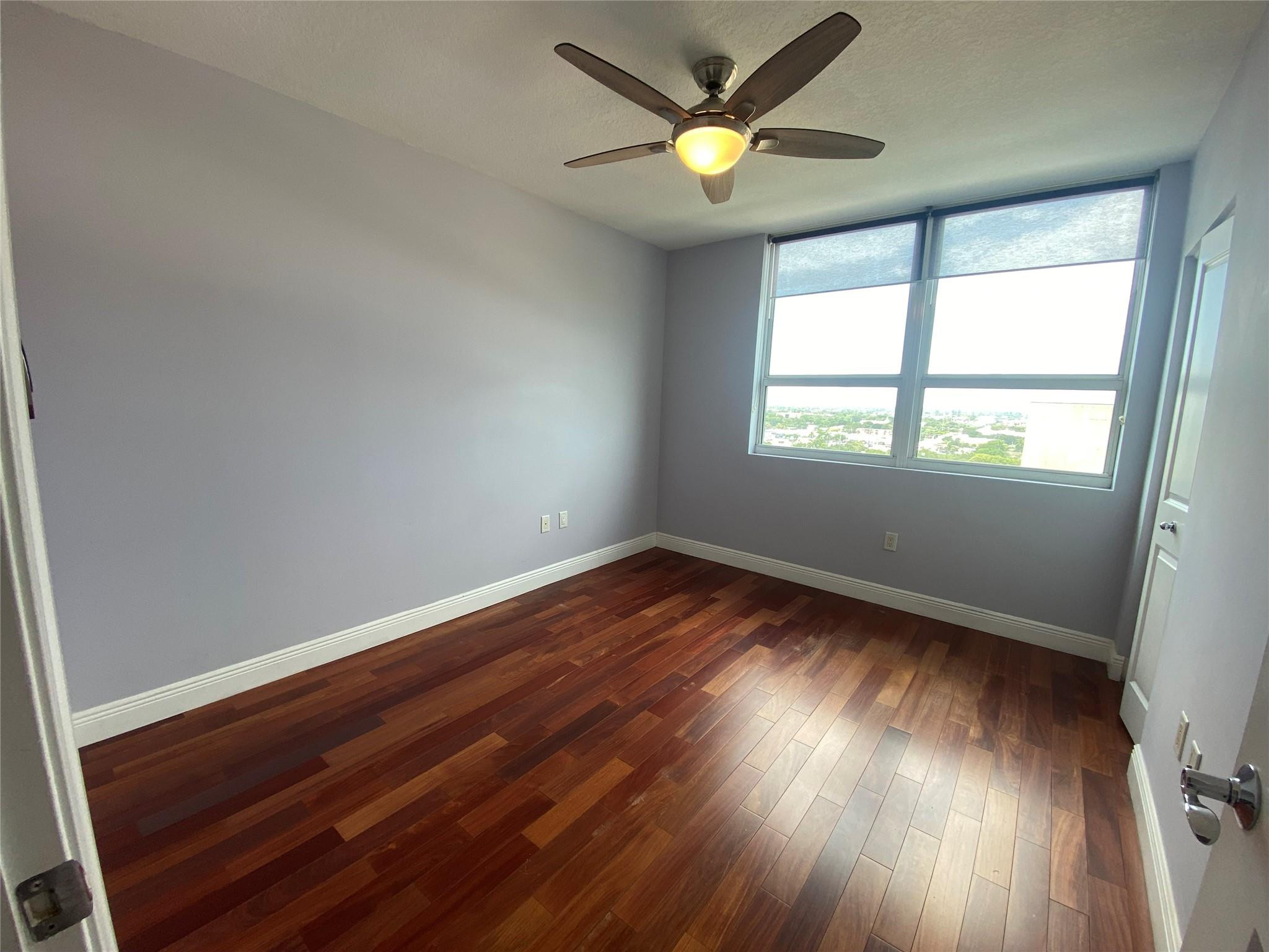 Symphony condo North - Residential