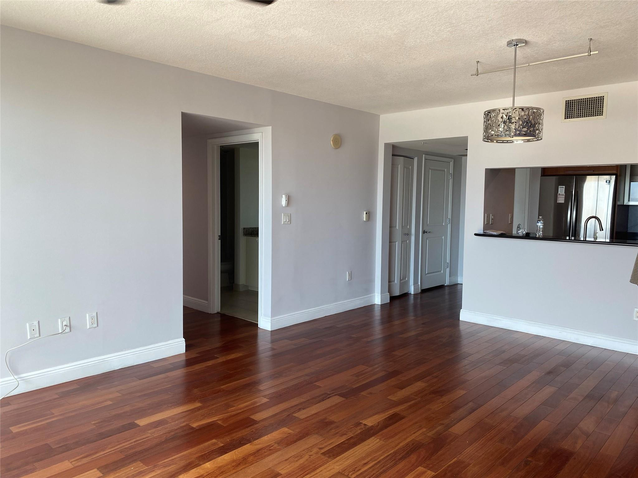 Symphony condo North - Residential