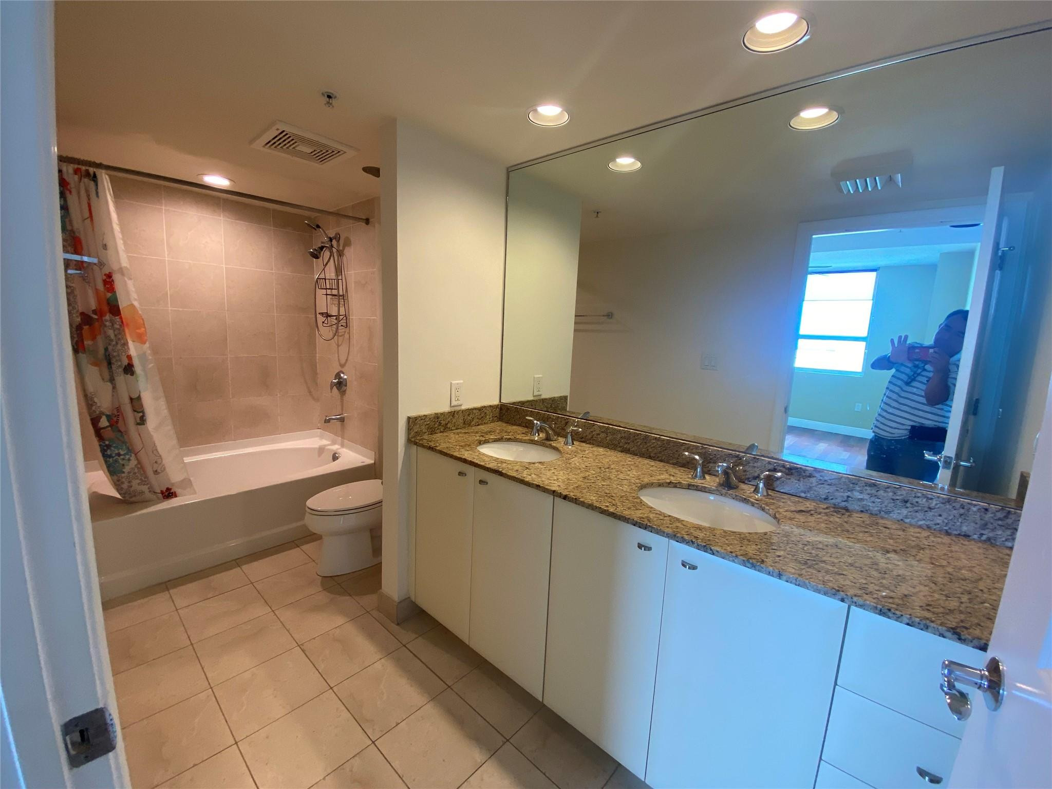 Symphony condo North - Residential