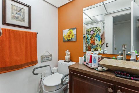 Condominium in Delray Beach FL 325 Piedmont G 19.jpg