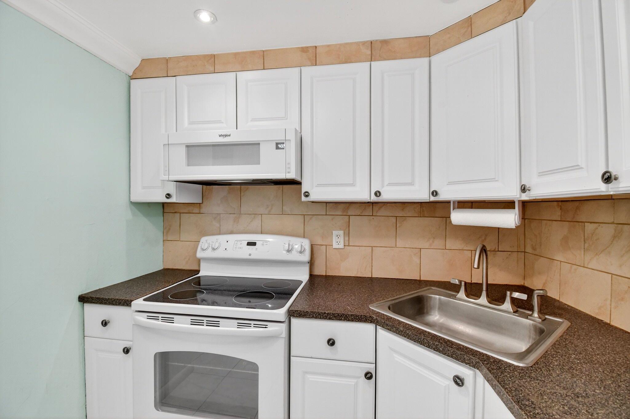 MAYBURY MANSIONS CONDO - Residential