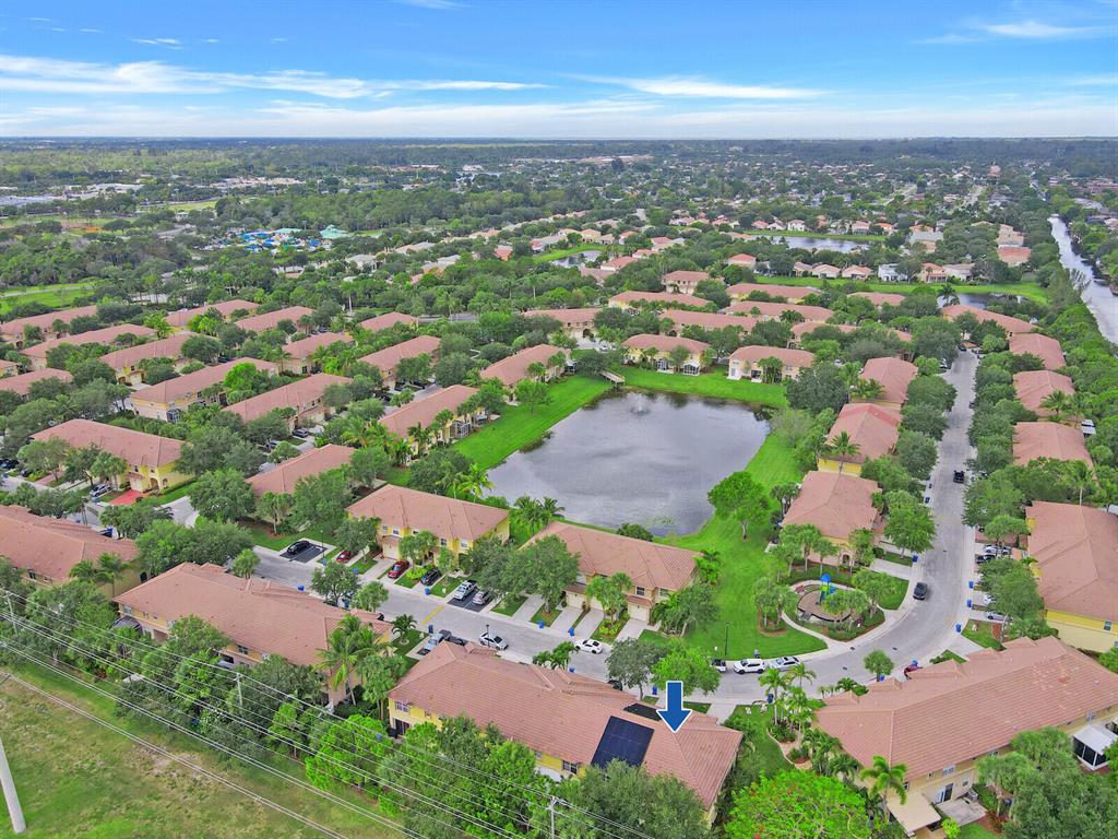SEMINOLE ESTATES & TOWNHOMES - Residential