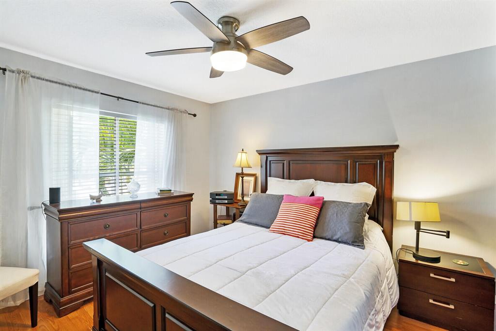 SEMINOLE ESTATES & TOWNHOMES - Residential