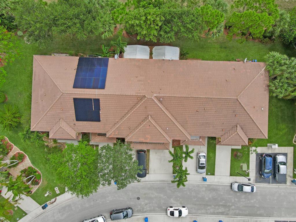 SEMINOLE ESTATES & TOWNHOMES - Residential