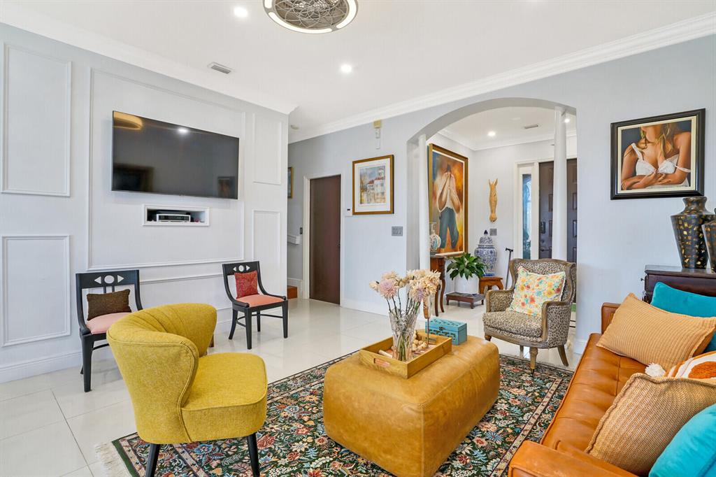 SEMINOLE ESTATES & TOWNHOMES - Residential