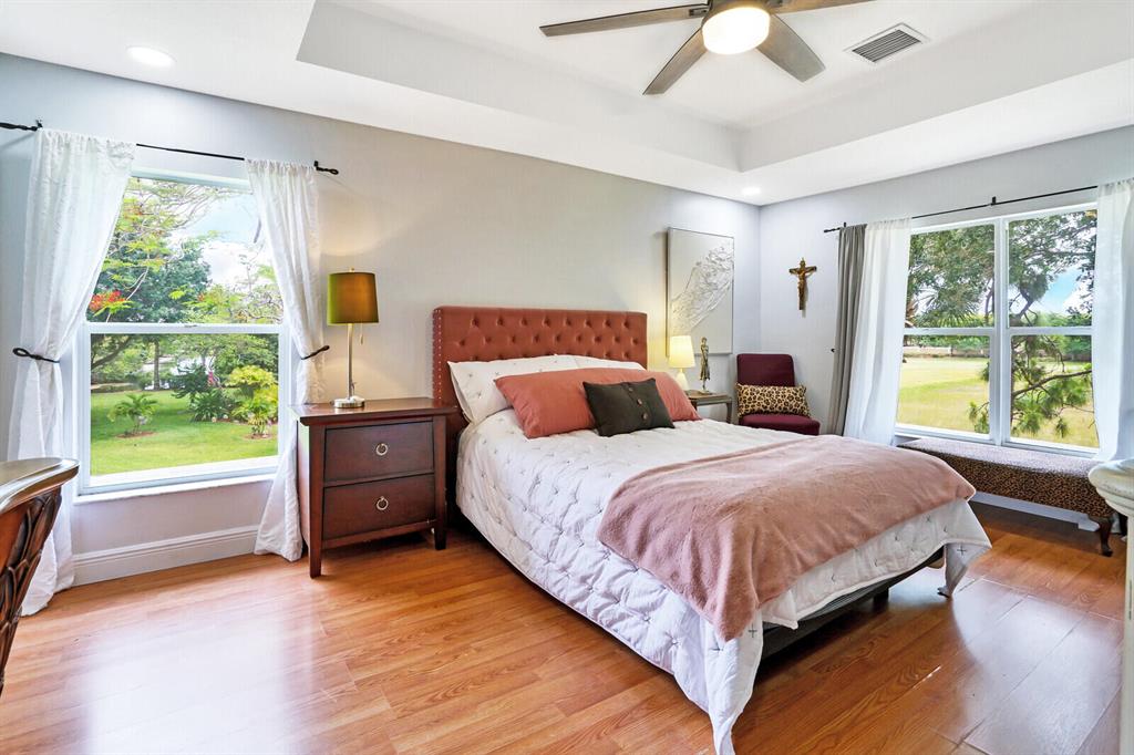 SEMINOLE ESTATES & TOWNHOMES - Residential