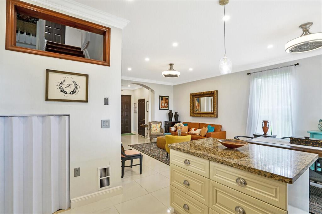 SEMINOLE ESTATES & TOWNHOMES - Residential