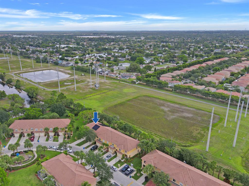 SEMINOLE ESTATES & TOWNHOMES - Residential