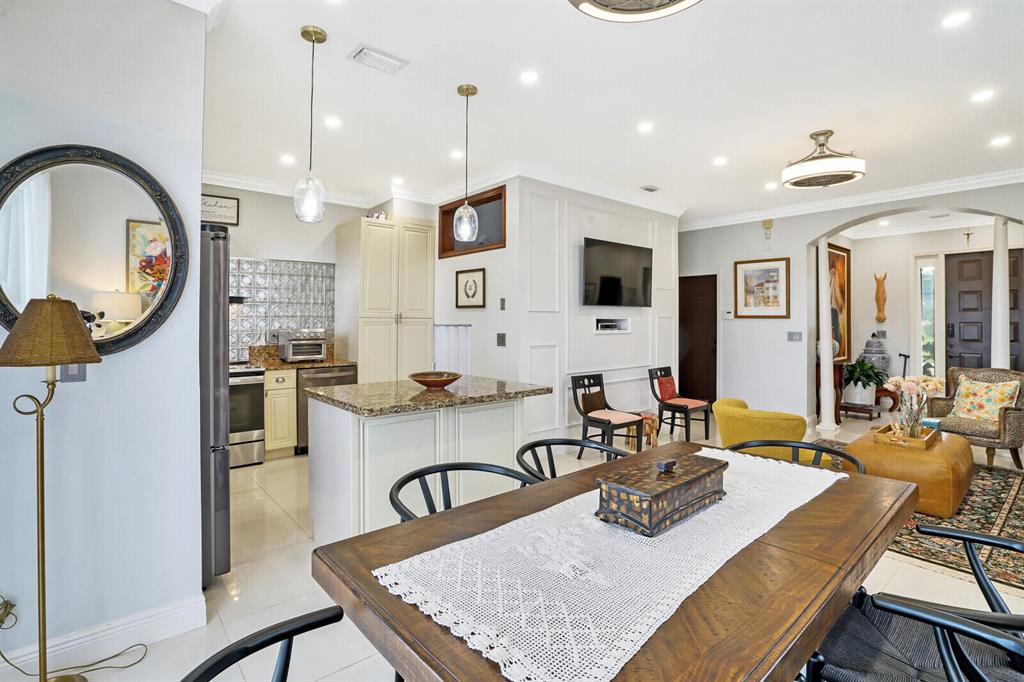 SEMINOLE ESTATES & TOWNHOMES - Residential