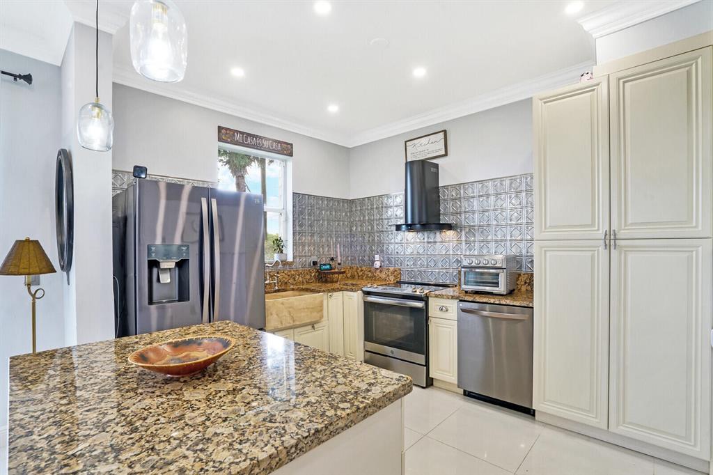 SEMINOLE ESTATES & TOWNHOMES - Residential