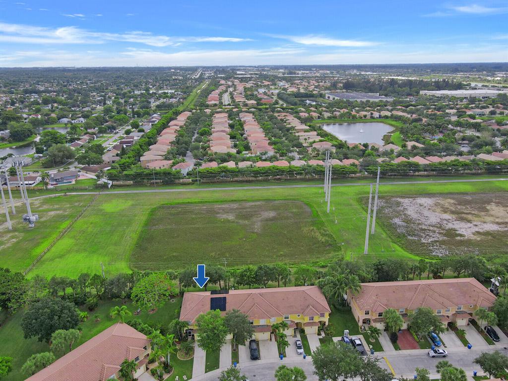 SEMINOLE ESTATES & TOWNHOMES - Residential