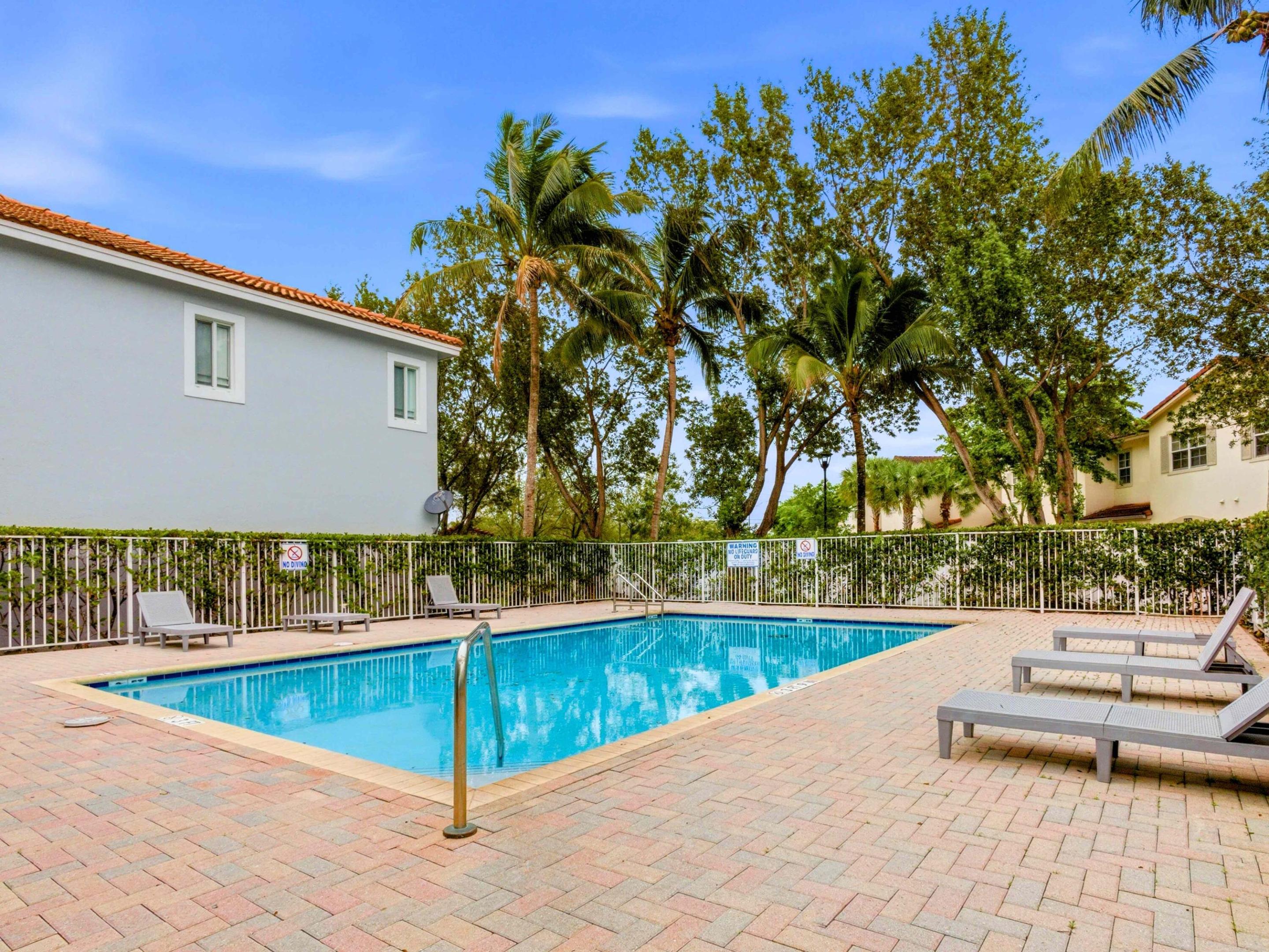 WOODLAND LAKES - Residential