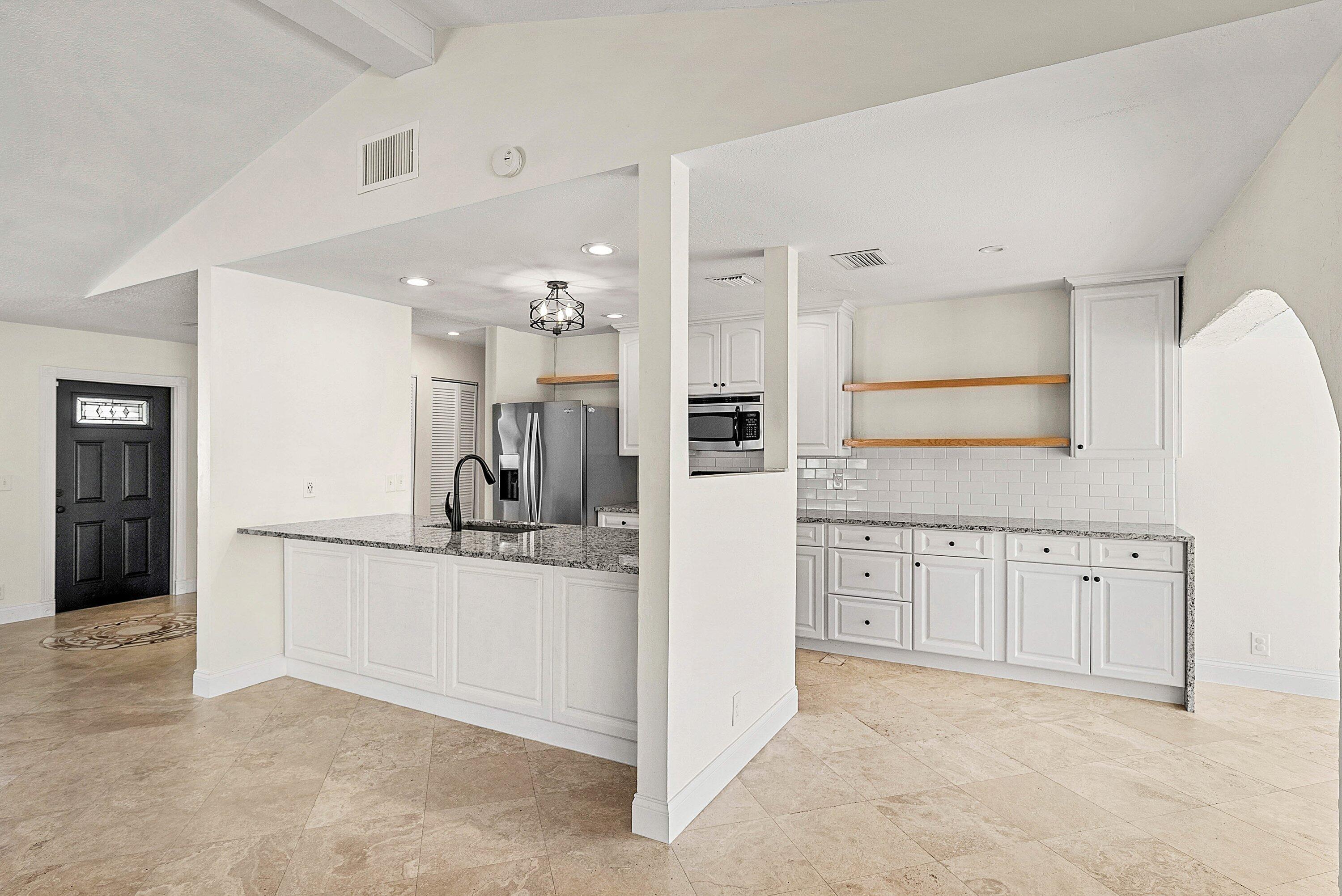 TROPIC PALMS 2 - Residential