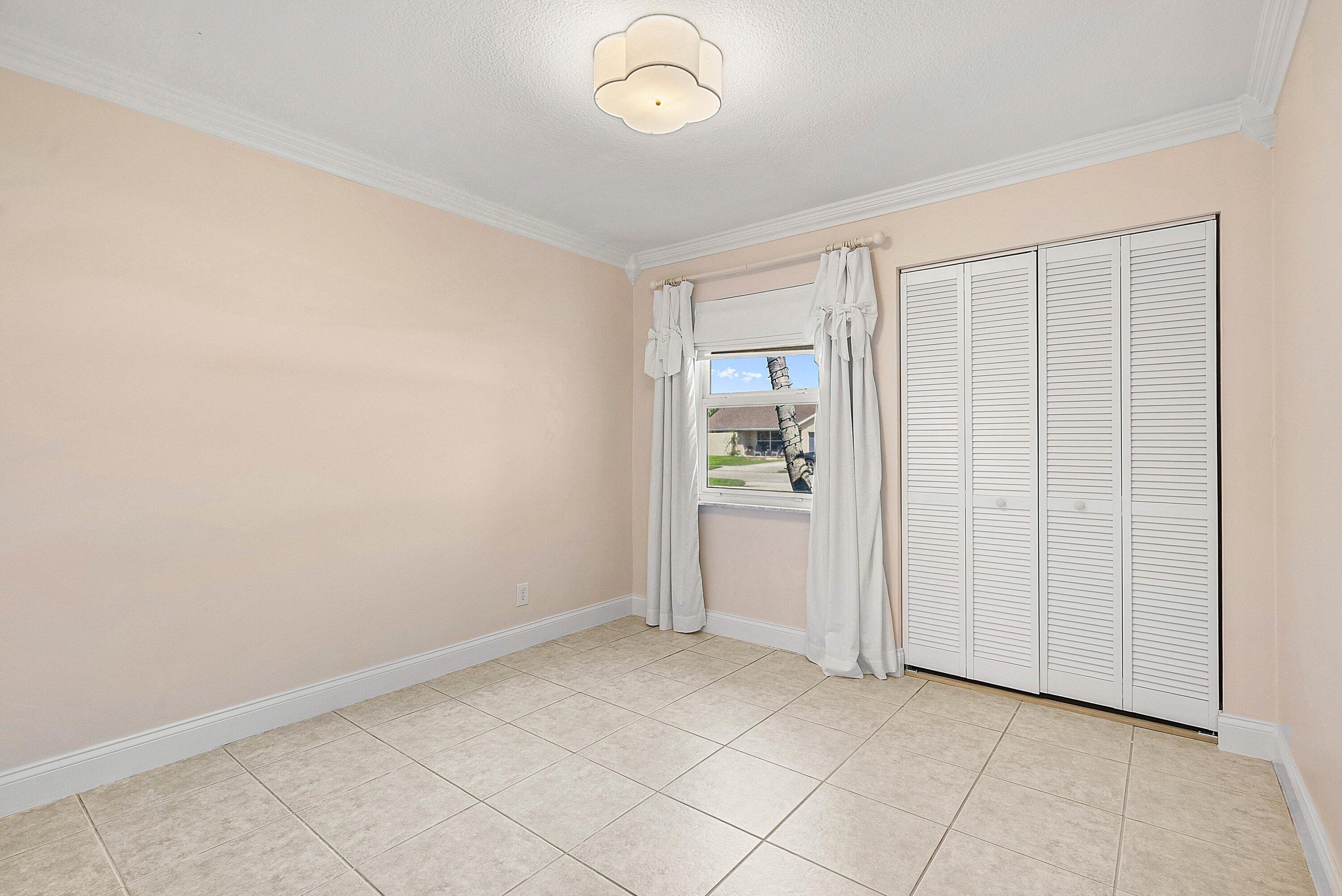 TROPIC PALMS 2 - Residential