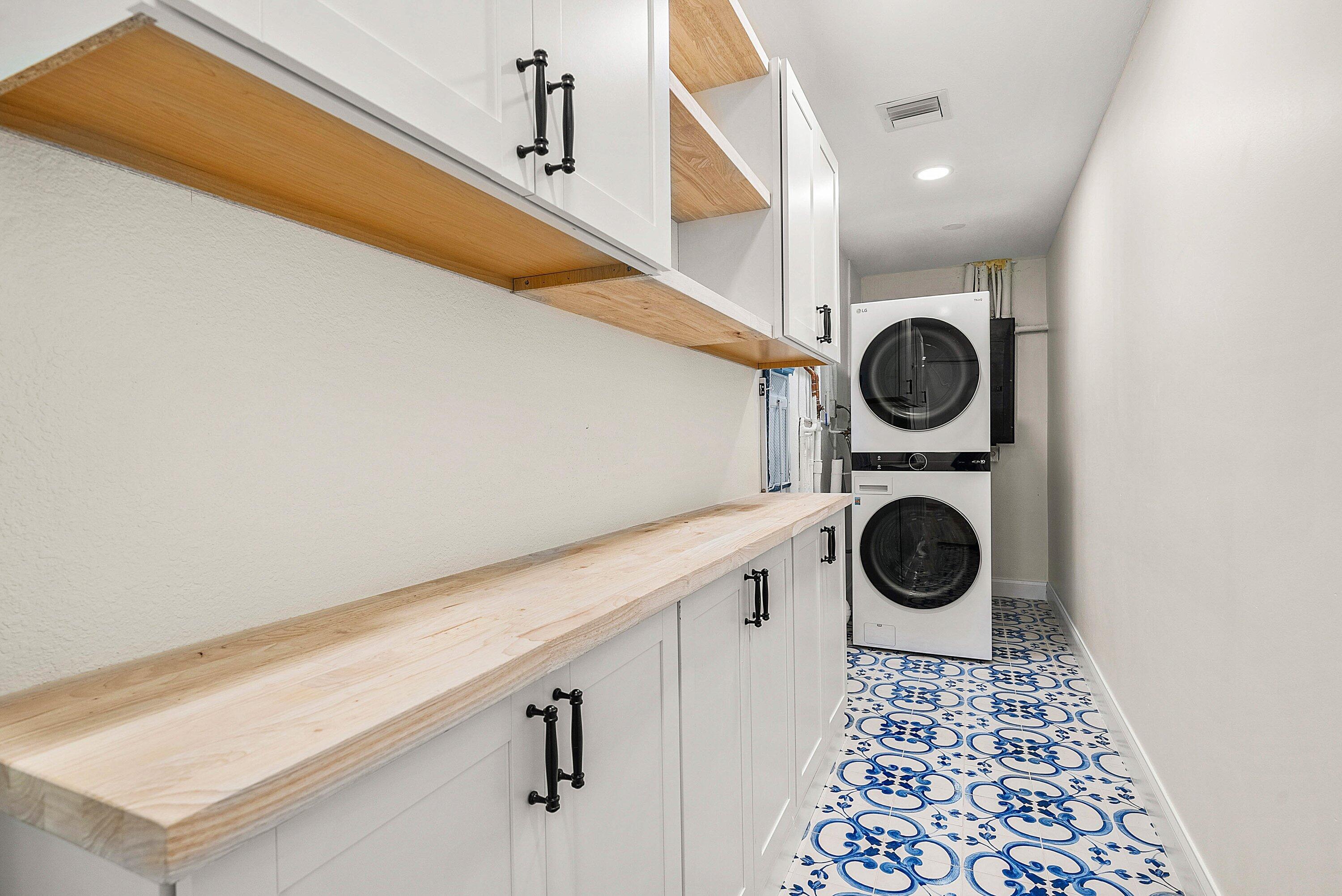 TROPIC PALMS 2 - Residential