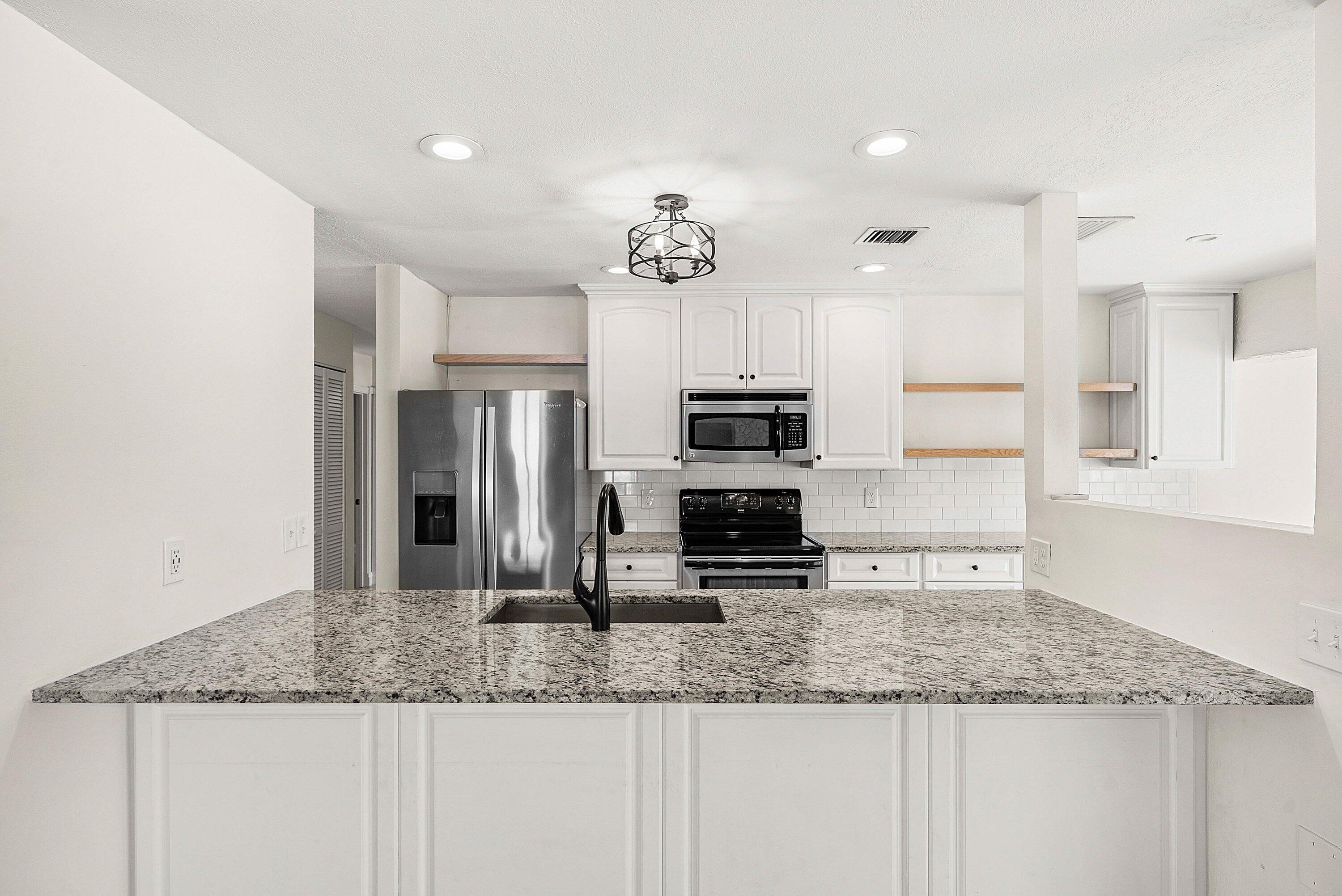 TROPIC PALMS 2 - Residential