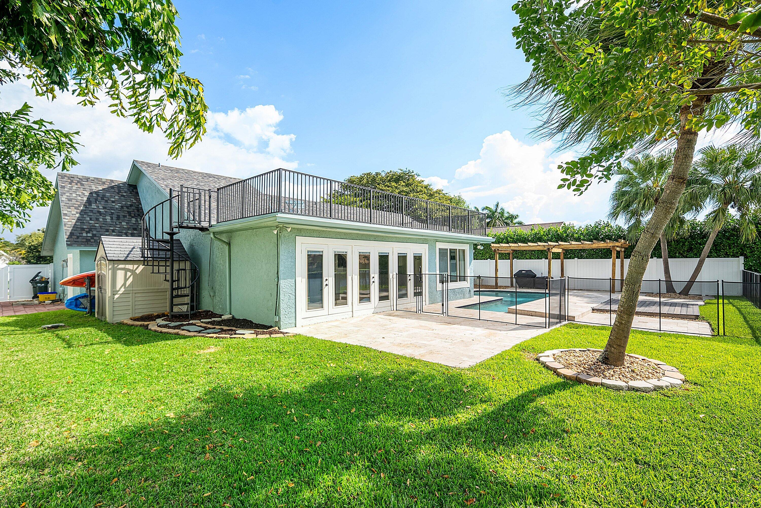 TROPIC PALMS 2 - Residential