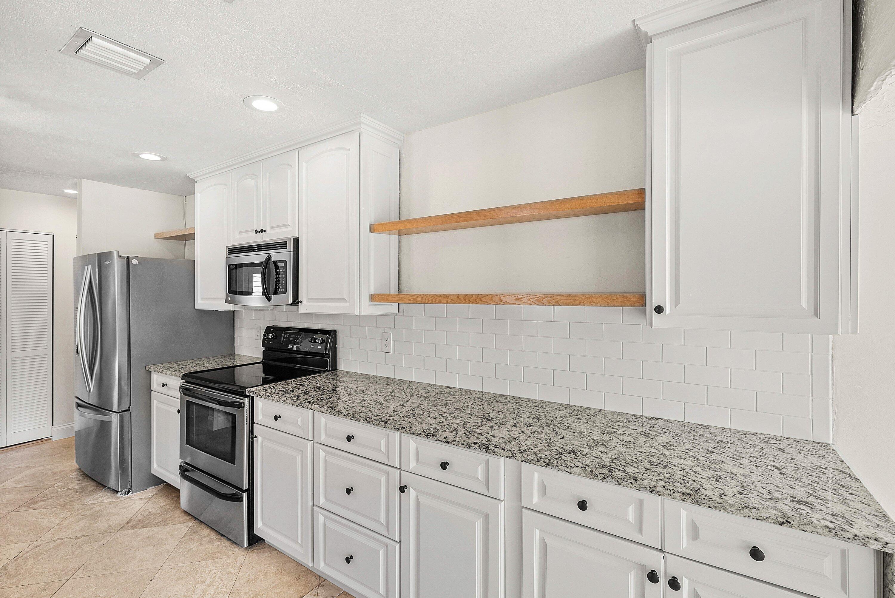 TROPIC PALMS 2 - Residential