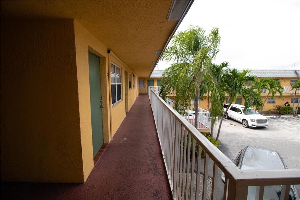 Photo of 4061 N Dixie Highway #27, Oakland Park, FL 33334 (MLS # F10507233)