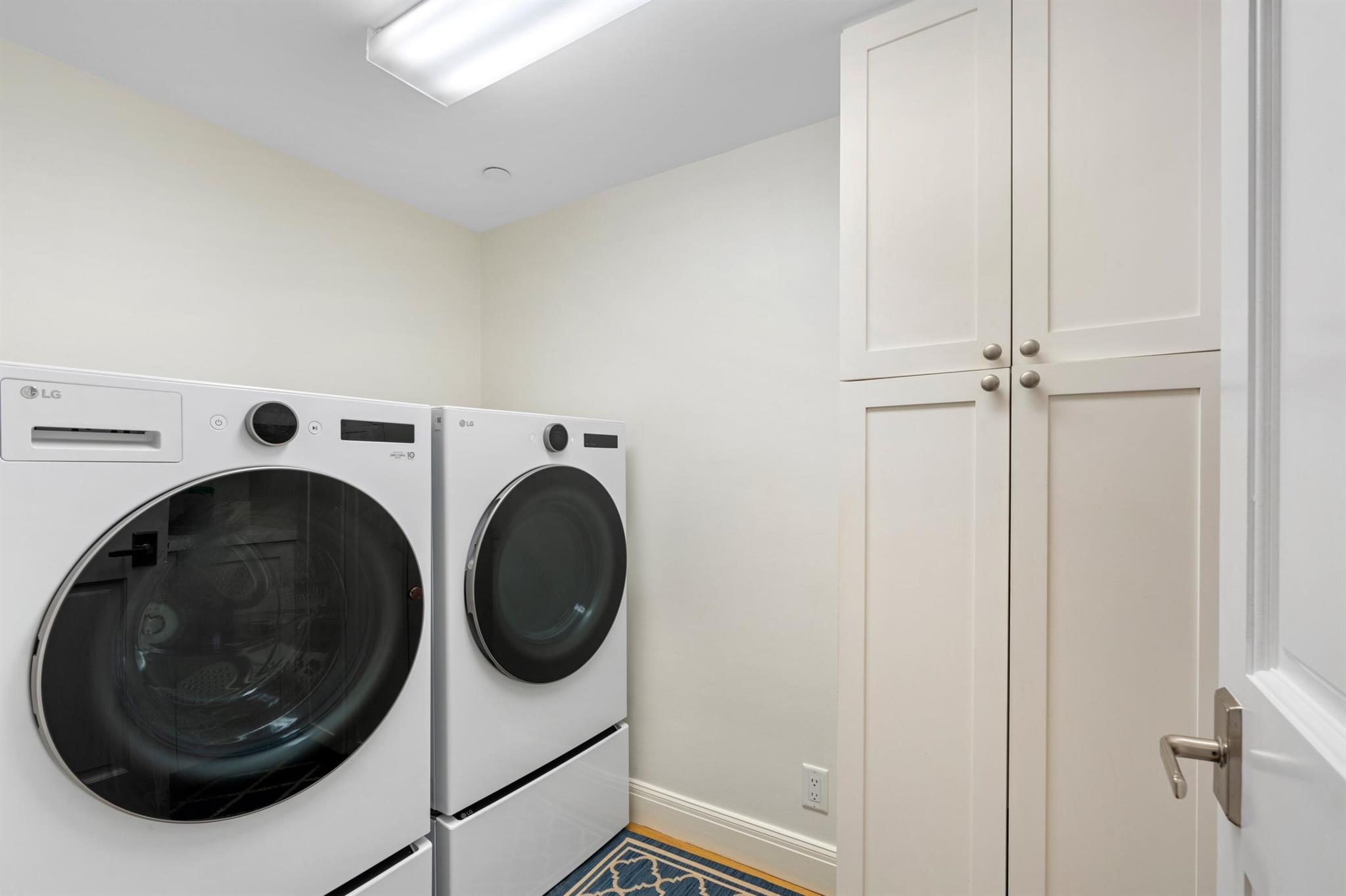 PLAZA OF THE PALM BEACHES - Residential