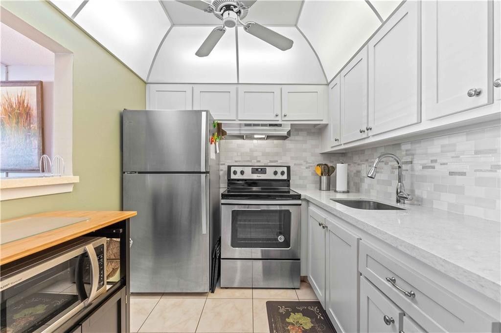 Photo of 1088 Harwood F #1088, Deerfield Beach, FL 33442 (MLS # F10555522)